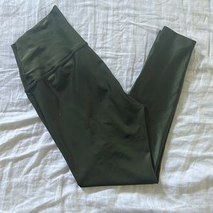 High-waisted 7/8 length Beyond Yoga leggings